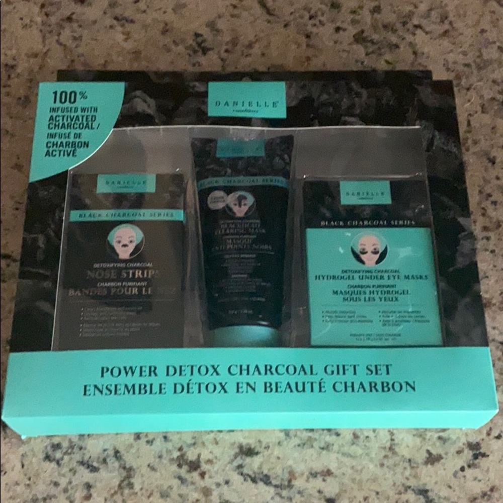 Charcoal gift set by Danielle creations NWT